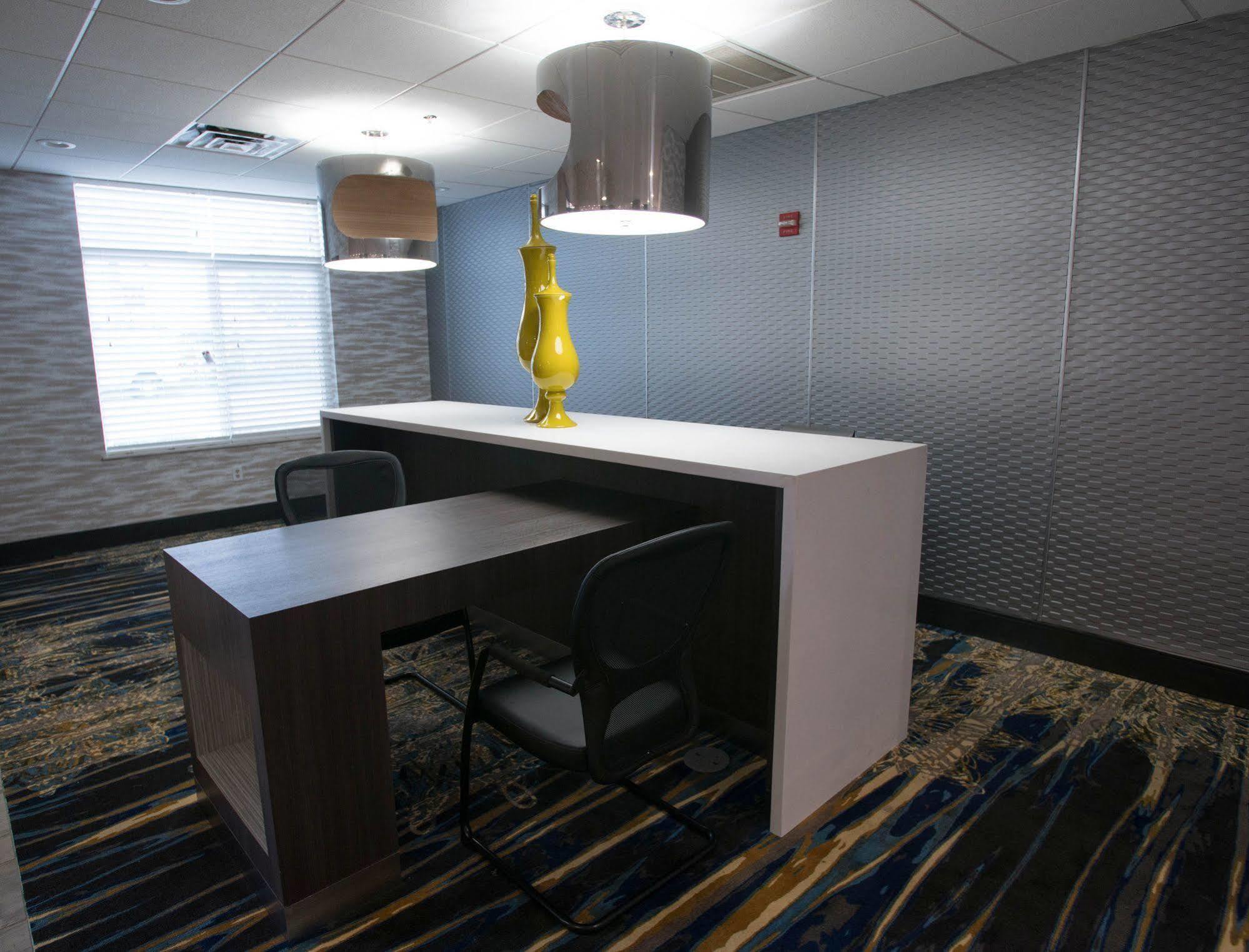 Wingate By Wyndham Field 3*